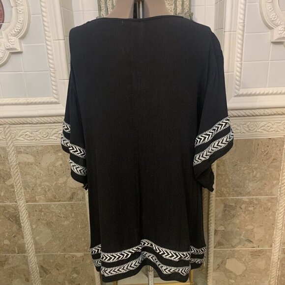 C. O. C. Sz 3X. Lightweight Poncho. Asymmetrical hem. Rayon. Chevron Trim. B96 - Picture 4 of 4